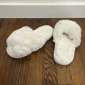 Faux fur slipper